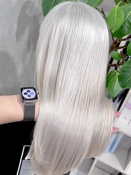 ロウル 渋谷(LOWRL) ホワイト/ブリーチ