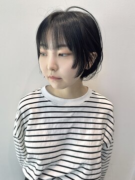 ステア ケース(stair case) 大人黒髪モードフェイスレイヤー丸みショートボブ
