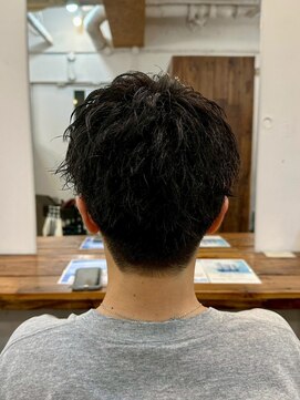 ファルベ(Farbe) ・スパイキーショートブルーブラックフェザーパーマサーフカール