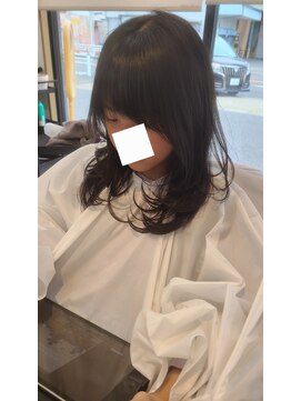 シンミ(SHinmi) お子様のレイヤーカットも最近増えてきました！