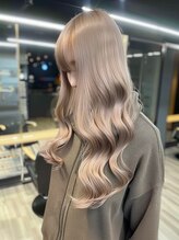 イル(iLe.)&nbsp;ミルクティーベージュダブルカラーブリーチカラーレイヤーカット