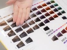 パーソナルカラー診断と骨格診断。理論と感性で導く、“本当に似合う”を見つける診断体験を。