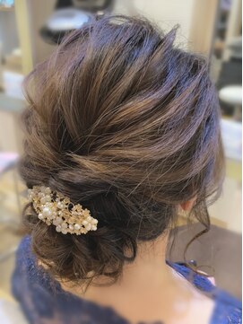 エース(Ace) ロングヘアアップアレンジ