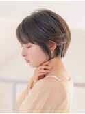首元がスッキリ見えるショートヘア　学芸大学