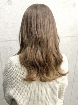 アンリ(Anli) 《Anli KANAKO》ロングレイヤー ミルクティーベージュ ブリーチ