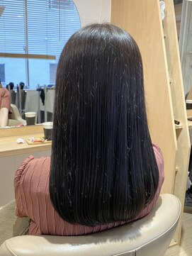 アンフィ 東京(Amphi) 【梅雨時期にも効果抜群!!髪質改善ULTOWAトリートメント♪】