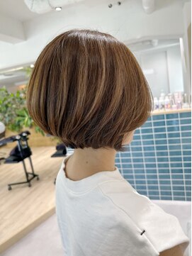 オーシャン(Ocean) [OCEAN Hair&Life藤原純]明るい白髪染めx白髪ぼかしショートボブ