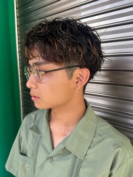 グロウオモロマチ(GLOW OMOROMACHI)の写真/骨格に合わせて巻き方一つ一つにこだわるパーマ◎お洒落に楽にキマる♪[波巻き/ツイスパ/スパイラルパーマ]