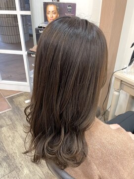 アルターリール(aL ter Rire) ホワイトブロンド/外ハネボブ/美髪/ワイドバング[鎌取］中村