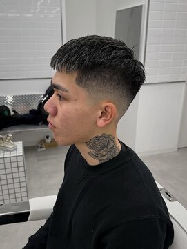 ダムディートウキョウ 心斎橋店(DAMDEE TOKYO) クロップ