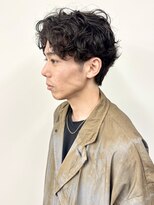 モリオ(morio)&nbsp;無造作パーマワイルドセンターパートマッシュ