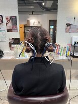 コワファースト長崎シャンプーボーイ 2nd(COIFF1RST 長崎 SHAMPOO BOY)&nbsp;お呼ばれアレンジ ヘアセット ツインカチモリヘア