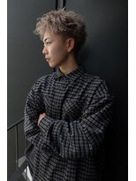 ソーレ(sole)&nbsp;スパイキーショート　ブリーチカラー　メンズショート　刈り上げ