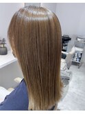 自然なツヤ髪ストレート