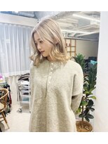 チェレ ブラン 堺東店(Chere brun) レイヤーボブ×抜きっぱなしブロンドカラー×ハイトーンベージュ