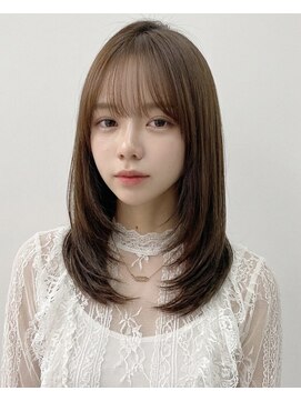 ブラン(blanc) ミディアムレイヤーカット/新大阪西中島/イルミナカラー/