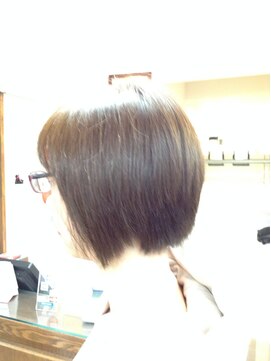 ヘアアンドメイク アルマ 東久留米店(HAIR&MAKE ALMA) カジュアルにもモードにもなれる上質ショートボブ！