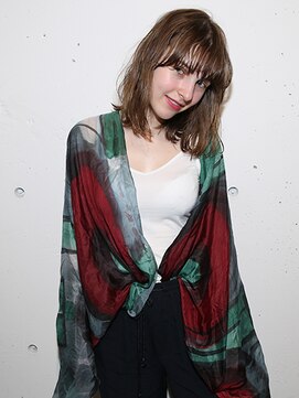 サバービア(suburbia) 『カット+ファストブリーチ+ホワイトグレージュ』