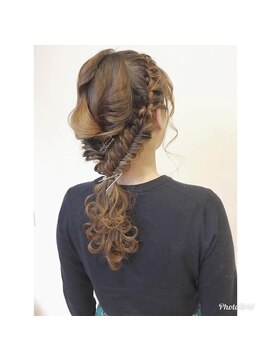 キキ 美容室(KIKI) 編み込み★