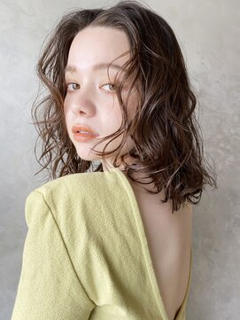 アイティー バイ アルバム 中野店(IT by ALBUM) ウェットなウェーブヘア_外ハネボブセクションカラー_29027