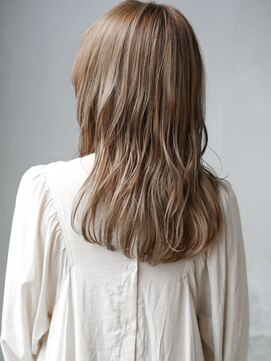 アルウ(Aru) シアーベージュ×眉上セミロング