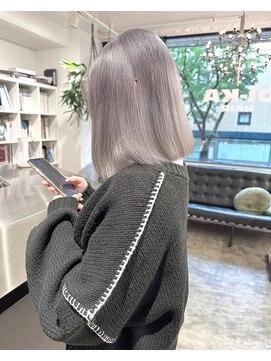 ディーカヘアーセンダイ(Di KA HAIR sendai) white silver/ホワイトカラー/シルバー/ハイトーン/ケアブリーチ