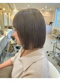 ハイトーングレージュ切りっぱなしボブ10代20代30代おすすめ