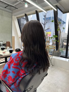 ルネ 北千住(Renee) グレーベージュ_ダークグレー_ウェーブヘア