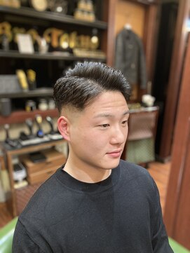 ブロートーキョー(BroTokyo) MEN'sツーブロスキンフェードサイドパート