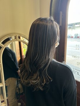 ヴィアンカ(Vianca) 白髪ぼかしハイライト×グレージュ