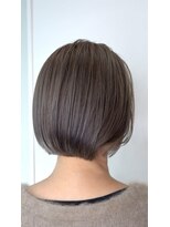 トランク 金剛店(tranq) シンプルなグレージュカラー大人ボブ