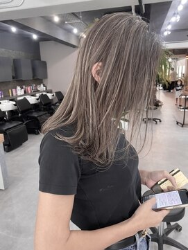 レブ 三条河原町(Reb,) ミディアムハイライト/ミディアムヘア/ロブ/ハイライトカラー