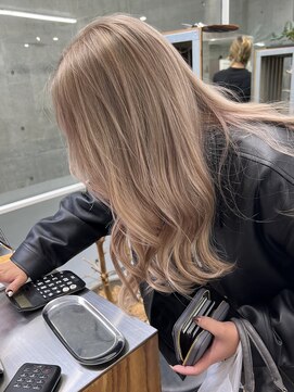 ウェーリング(Welring) ホワイトベージュ