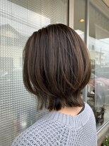 シー(SEA) ミディアムレイヤーボブ