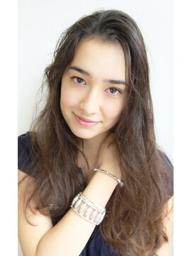 フェイスティ(FACE-T) 【FACE-T】ルーズなロングウェーブ『安井朋美』