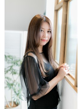 カーロ(Caro) ナチュラル艶ストレート