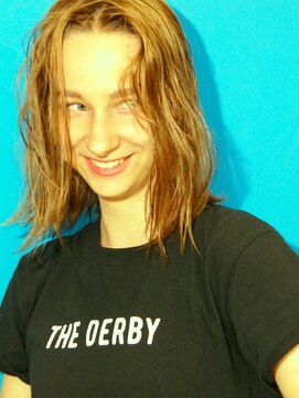 ダービー(THE DERBY) 【THE DERBY】FLATMIDY #毛先パーマ#耳かけ#夏#イメチェン