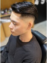 フランクスバーバー アンド ビアークラブ(FRANK'S BARBER and BEER CLUB)&nbsp;七三オールバックスキンフェードサイドパートショート