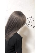 ヘアーアンドスパソシット(HAIR&SPA SOCIT) ストレートでも決まるくすみラベージュ