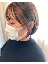 トマ(TOMA)&nbsp;インナーカラーが引き立つ艶ボブ