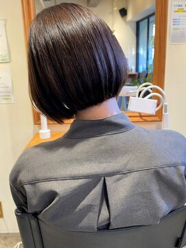 ヘアードレッシングショップ サロ(Hair Dressing Shop Salo) ぱつっとミニボブ×グレージュ#３０代#４０代#５０代