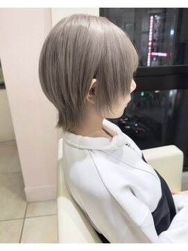 ユーフォリア 新宿店(Euphoria) 20代30代大人ショートボブｘ小顔ウルフカット丸みショート