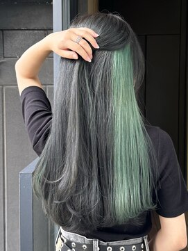 アライブ キチジョウジ(ALIVE Kichijoji) 地毛を活かしたインナーカラー!