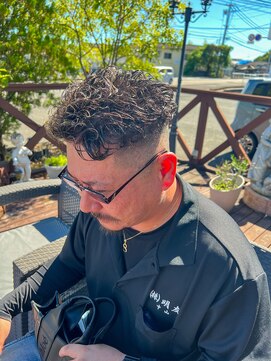 ティーワン 神埼店(T-one) ▼フェードカットツーブロック刈り上げオールバックパーマ