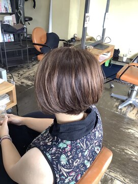 ワラティク(WARATI C) 白髪ぼかし/ショート