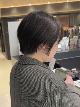 サヴォア(Savoir) 【大人女性におすすめ】手櫛で収まるショートヘア