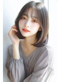 透け感×ミディアムボブ