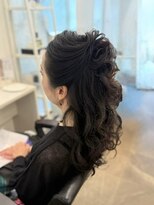 マーリー(marlee)&nbsp;ハーフアップ ヘアセット パーティヘア お呼ばれ 結婚式 表参道