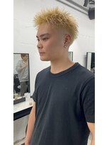 ピア ヤクイン(Pia Yakuin) スパイキーショート/フェード/ハイトーン