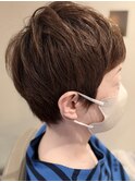 ボリュームも白髪も気になりづらいショートスタイル